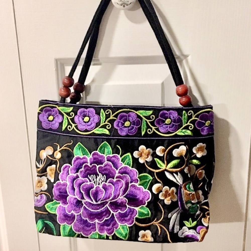 Floral Embroidered Bag 11”x8”